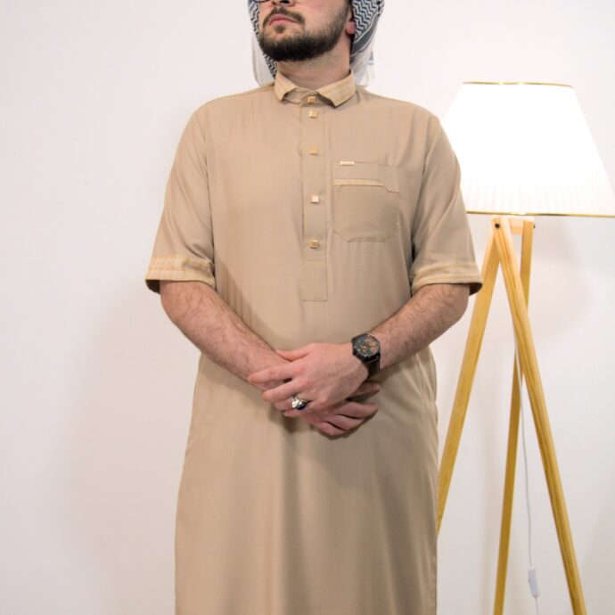 ⁦قميص النافع الفاخر بقماش قطني رفيع⁩ - الصورة ⁦3⁩